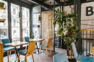 How Can a Restaurant Manager Avoid Paying High Prices 